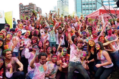 Colors and Celebrations: Exploring the Vibrant Festivals of Indian Culture